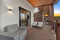 Luxury Hilltop, Surreal Views, Pool, Hot Tub, Firepit & 4Kings Bed