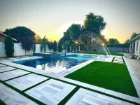 Spacious 6-bedroom house in Gilbert with AC, WiFi