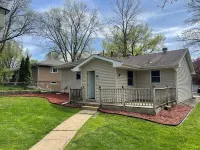 Elton Hills Park Quite 3-bedroom Spacious Home Hotels near Walmart Supercenter