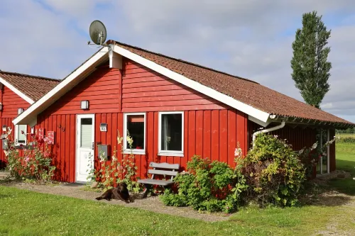 Ferienhaus "sanderling" - Gemütliches Holzhaus mit Blick auf die Schafswiesen