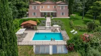 Luxury &  Chic Rental Villa Lake Garda Lazise. Lake view and swimming pool