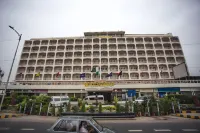 Hotel Mehran Hotels near Movenpick Shopping Arcade