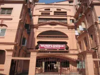 Sunflower Guesthouse Hotels near HOUSE OF AWADH