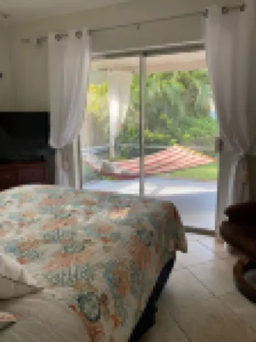 Beach, malls, dining, golf, casinos, pools and more! fun for family and friends