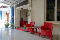 RedDoorz Near Millenium Waterpark Palu Hotel a Mantikulore