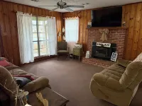 Cozy 2-bedroom with 180 water views Hotels in Tallapoosa County