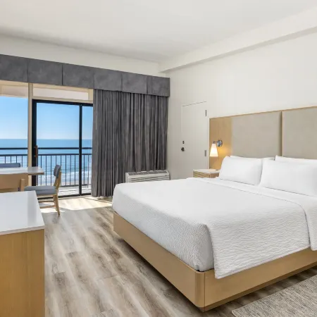 Holiday Inn Resort GALVESTON-ON THE BEACH by IHG Отели рядом с достопримечательностью «Schlitterbahn Galveston Island Waterpark»