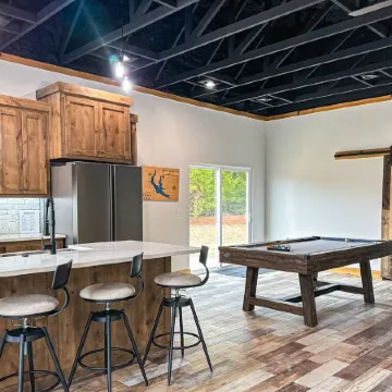 Cozy, Rustic Cabin w/ Pool Table, Foosball, & Fast WiFi, South of Norman