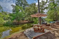 Relaxing 2-bedroom cabin on Lake Jean