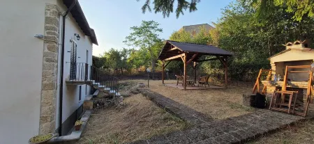 Fabulous Abruzzo Villa Sirente view Отели рядом с достопримечательностью «Rocca Calascio»