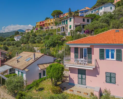 Daniela Hotels in Moneglia