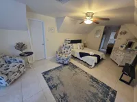 Waterfront Studio with pool and boat dock