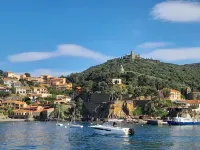 Village house for 5 pers in the historical center of Thuir, + baby bed max 15kg Hotels in Thuir