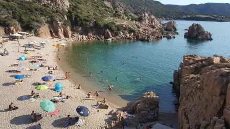 Apartment of roses in villa Refuge of Seagulls Отели в г. Costa Paradiso