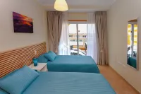 BLUE COYLE.  New apartment a few meters from the beach and overlooking the m Playa Los Lagos附近的飯店