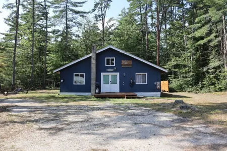 Winter Cabin: Nearby Ski Mountains, Snowmobiling, Dog Friendly & Private Hot Tub