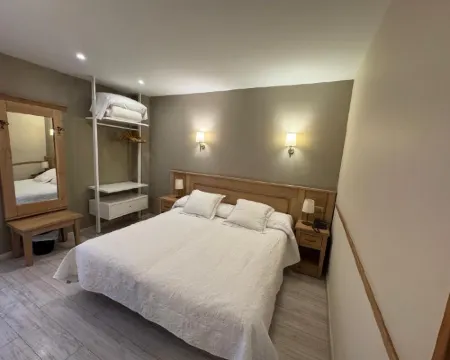 Hotel Alda A Boira Hotels in Jaca