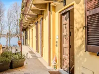 Lungolago Hotels in Lecco