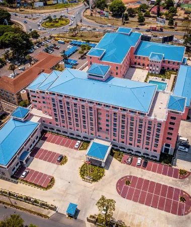 Golden Peacock Hotel Blantyre Отели в г. Блантайр