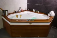 Medi Terre Boutique Hotel - by Saida Hotels - Hot Tub