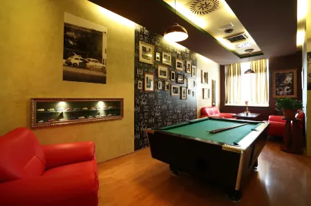 Hotel Nostalgia Отели в г. Сенец