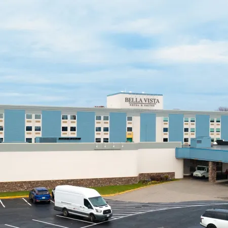 Bella Vista Hotel & Suites
