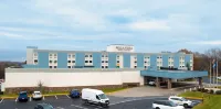 Bella Vista Hotel & Suites Hotels near Kemper Street Station
