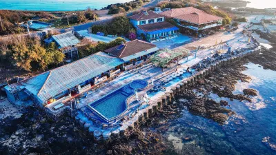 Long Vi Hotel - dao Phu Quy Hotels in Long Hai