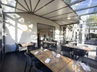 Logis Hotel Restaurant Spa les Oliviers โรงแรมในโดรม