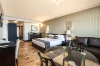 Belaire Suites Hotel فنادق في دوربان