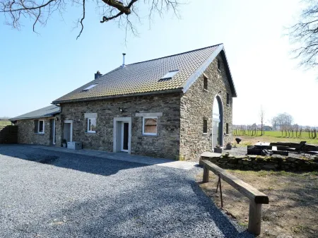 Wonderful Holiday Home in Gouvy with Hot Tub Отели в г. Гуви