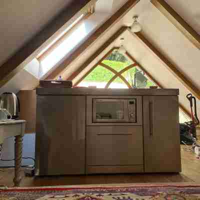 1 Bed Suite - Sleeps 2 Patio Parking & Wifi Rooms