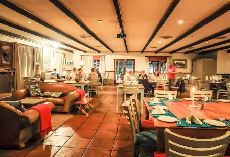 The Nottingham Road Hotel Отели рядом с достопримечательностью «Gowrie Farm Golf Course»