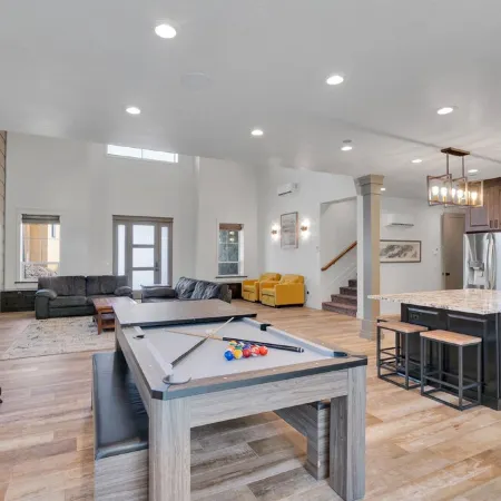 New Spacious Family Friendly Home! Hot Tub, Play Room, Pebble Ice, Pool Table!