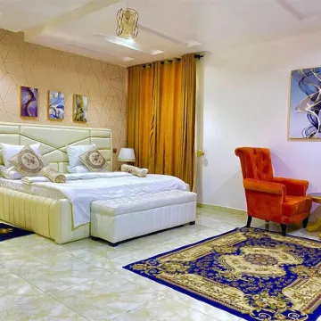 Hogis Luxury Suites Hotels near Dominion City Marian
