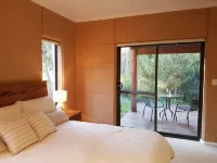Jarrah Grove Forest Retreat - Adults Only Luxury Chalet