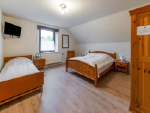 Holiday Home in Bullingen with Garden Hotels in Bullingen