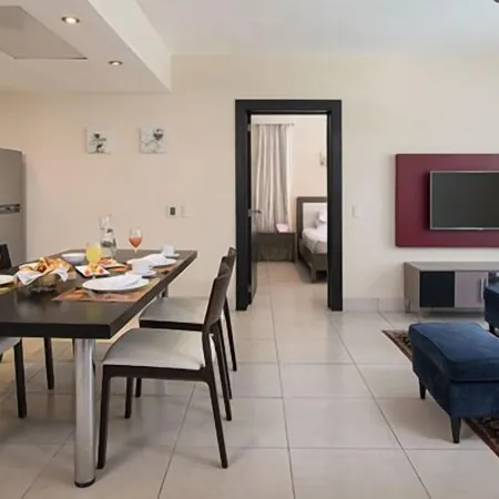 Royal Suites All-Inclusive Mandatory