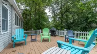 Cozy Colchester Cabin Near Lake by RedAwning - Parking