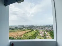 Best Price Studio Apartment Amartha View Hotel a Kaliwungu