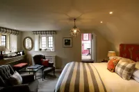 The Lamb Inn Hotels in Burford