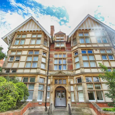 Yarrow Hotel