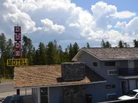 Dude & Roundup Hotels in West Yellowstone