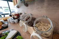 Nemea Appart Hotel Home Suite Nancy Centre - breakfast