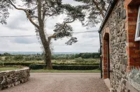 Bay Tree Cottage Hotels in Hillsborough