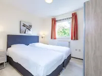 Restyled Holiday Home with Fireplace Near Beach