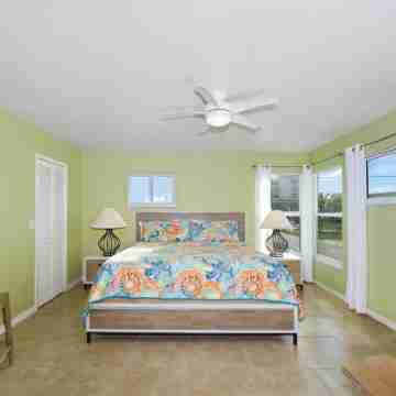 Big Blue Beach House Rooms