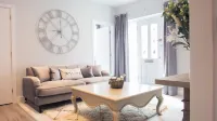 Modern Apartment in Stratford Upon Avon with Parking Wifi and Netflix Hotels in Old Stratford and Drayton