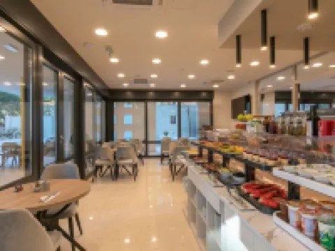 安東尼奧酒店 Opcina Makarska酒店