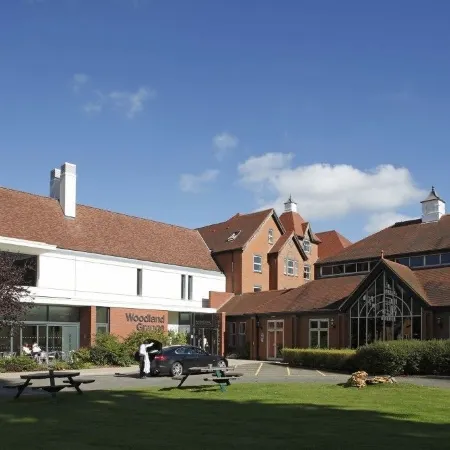 Woodland Grange Отели рядом с достопримечательностью «Бизнес-парк Stoneleigh Park»